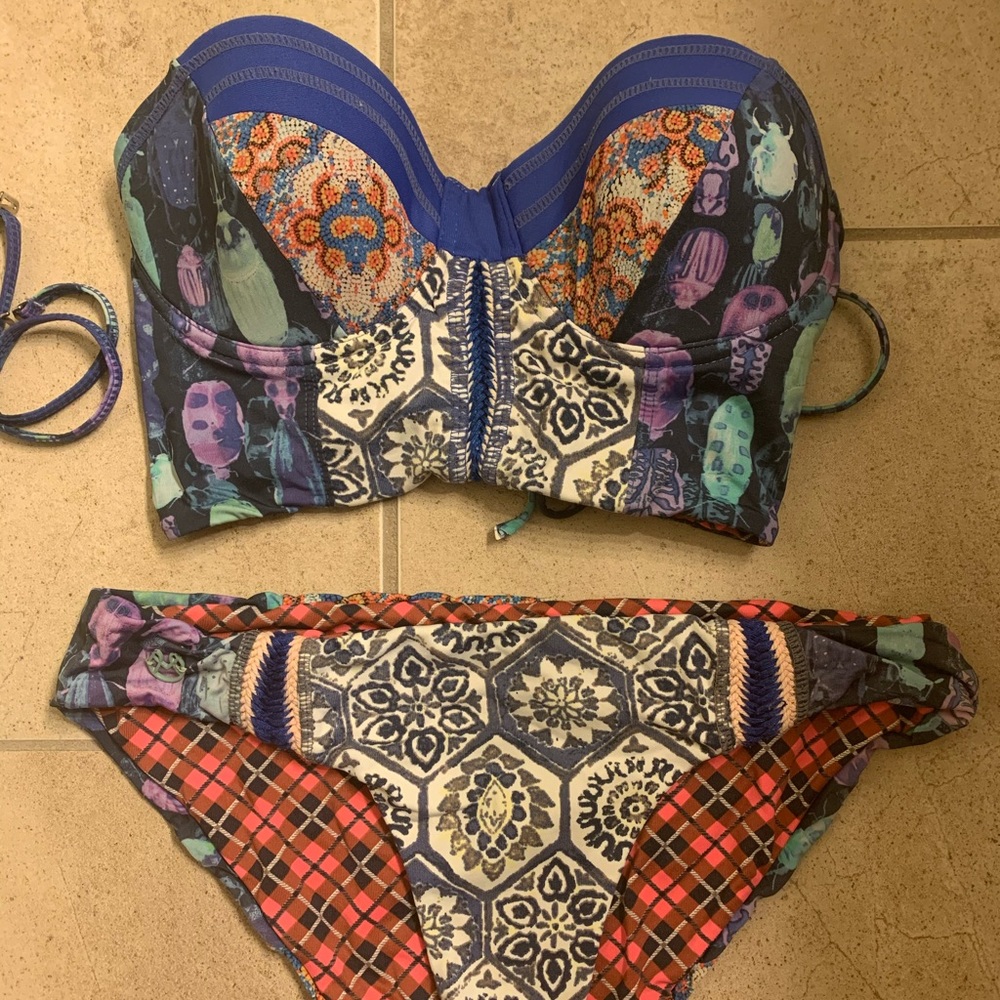 Maaji strapless bikini with straps Medium